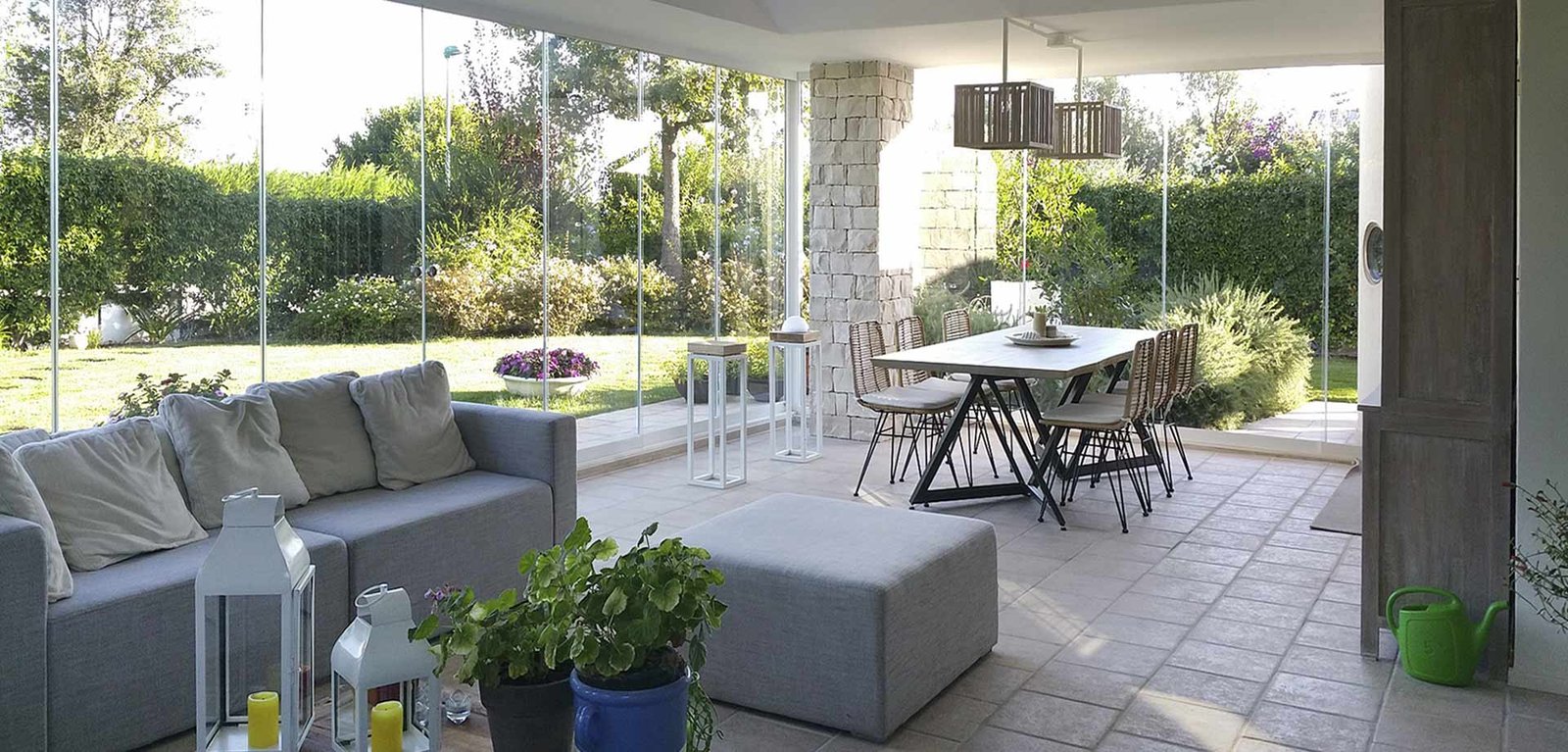 Descubre algunos de nuestros proyectos de cerramientos de cristal en Cádiz, con instalaciones reales que pueden inspirarte para tu próxima reforma.yectos 16 8 1