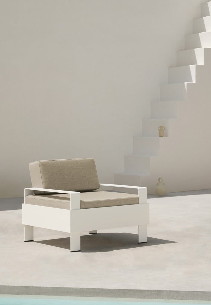 Muebles de exterior 11 Sillón de exterior Rumours en aluminio blanco