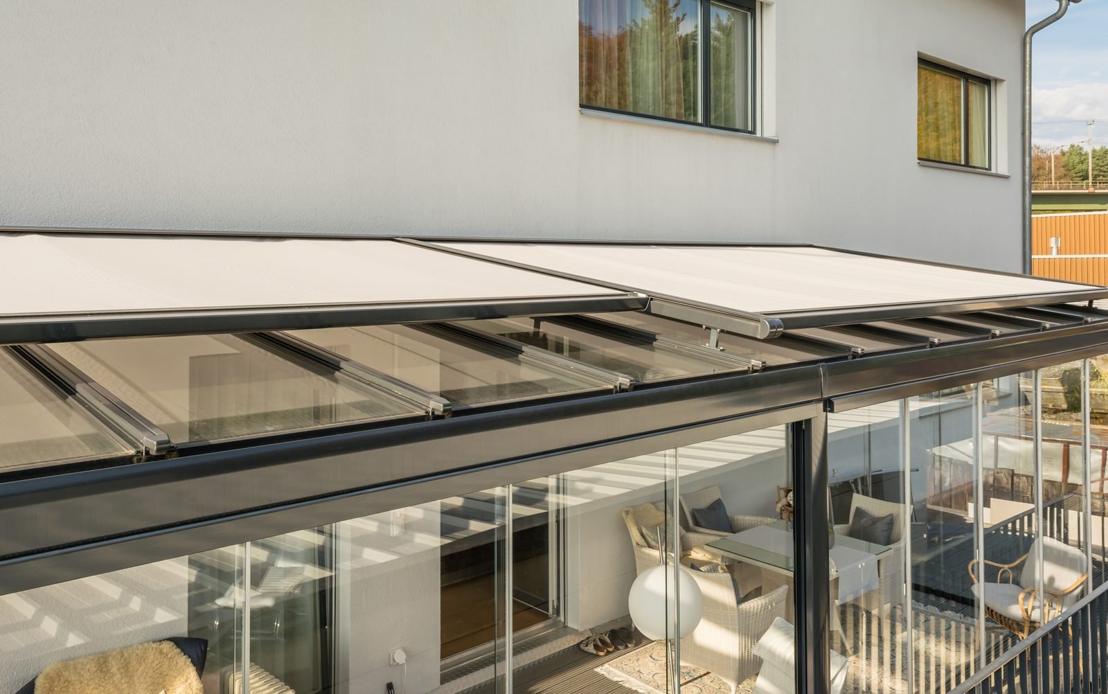 Terraza con toldo veranda Habitat SOL de C3 Systems